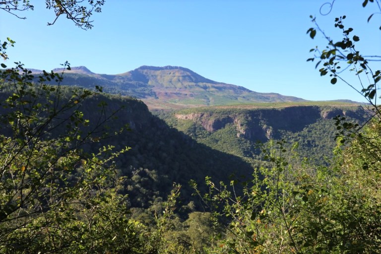 Hogsback – Big Tree and Waterfall (South Africa) – Wet and Dusty Roads